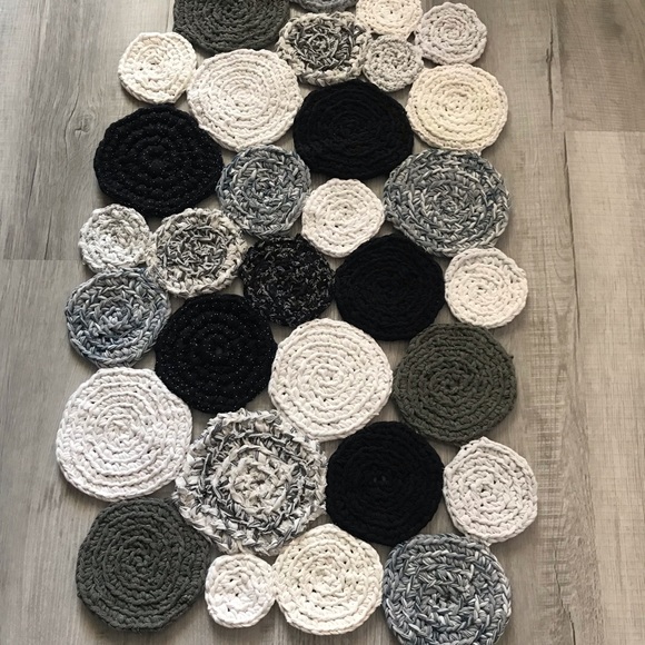 Decorative Rug. NWOT. - Picture 1 of 7